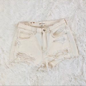 H&M ❤️ Coachella Distress Shorts